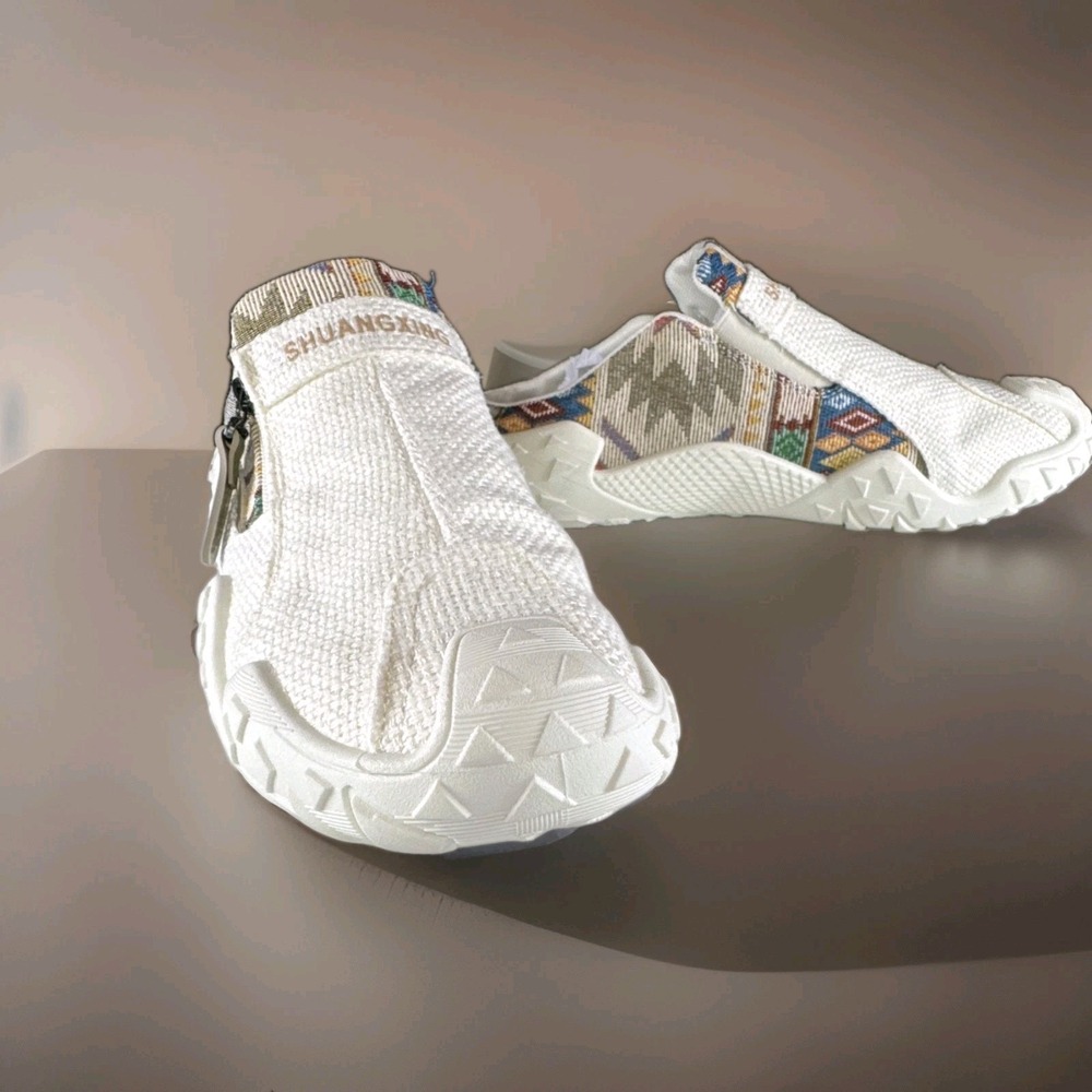 SHUANGXING Women's White Low Top Zip Slip-On Athletic Sneakers Geometric Size 9